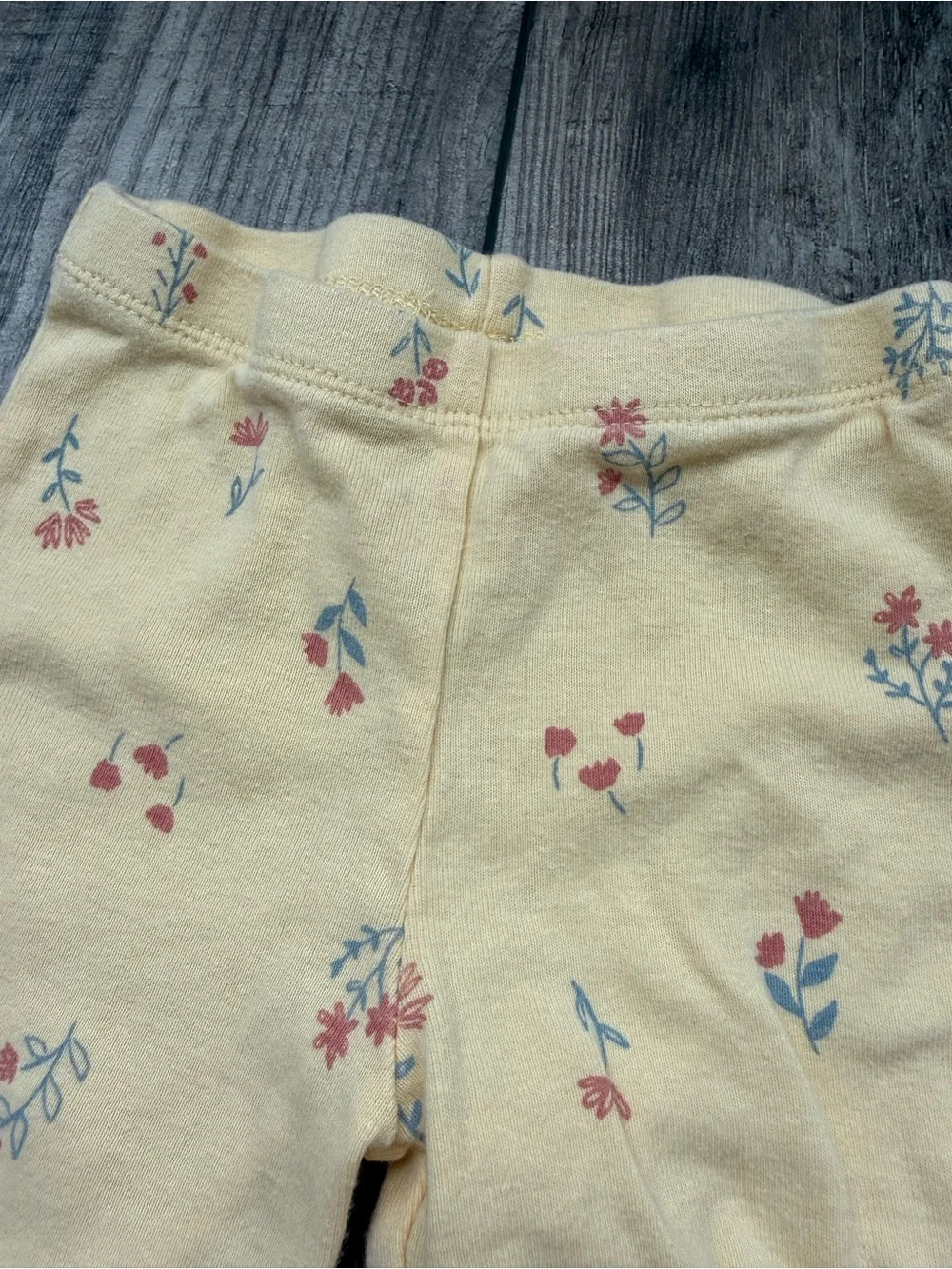 Carter’s baby girl leggings set size 9M
